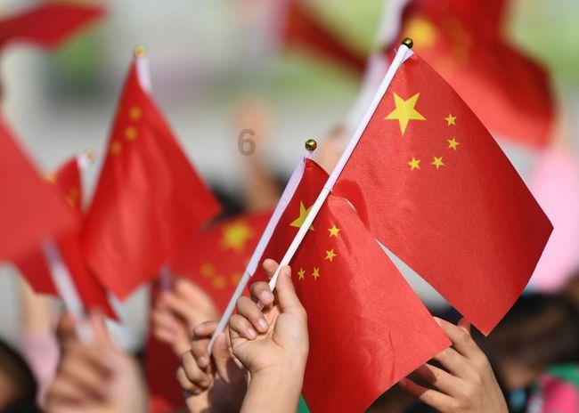 歌手沙宝亮官宣新恋情，女友戴笑盈小他16岁，你怎么看？